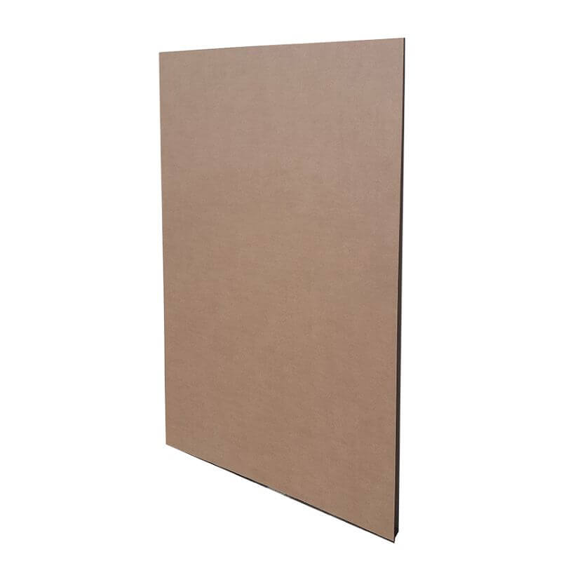 Plaque de carton 80x120 pleine, sans ouverture, conçue pour la création grand format. Support stable pour peinture légère, collage, moodboards et maquettes XXL.